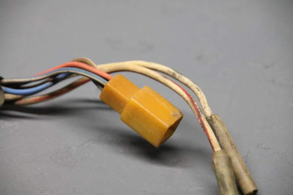 1982 KAWASAKI KZ440G FUSE BOX 26004-035 #20 - Image 3 of 4