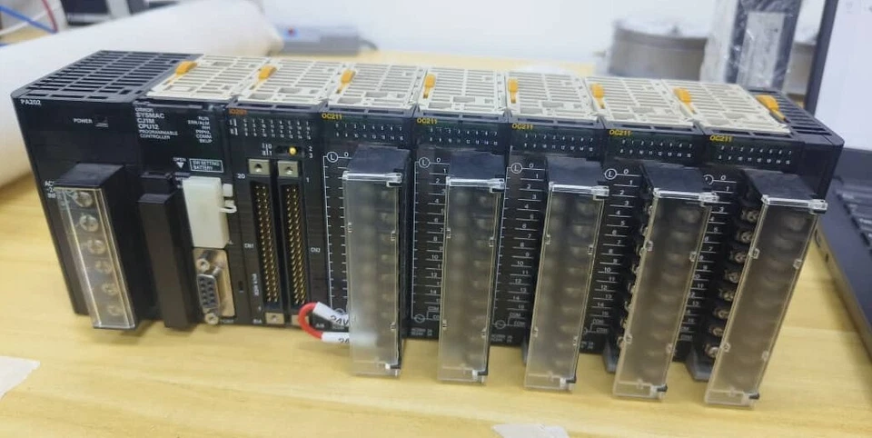 OMRON SYSMAC CJ1W - PA202 PLC controller 1set - Image 4 of 4