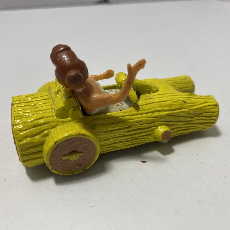 Corgi Juniors Wilma Flintstone Yellow Log Car Made in Singapore 1982 HB Prod. - Image 4 of 4