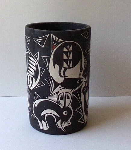 VINTAGE ANTIQUE SOUTHWEST POTTERY  6"  VASE  SIGNED BY P. IULE   ACOMA, NM j88cr