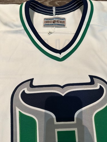 Hartford Whalers "C" Brendan Shanahan #94 CCM Pro authentic jersey 52 signed wht - Picture 8 of 14