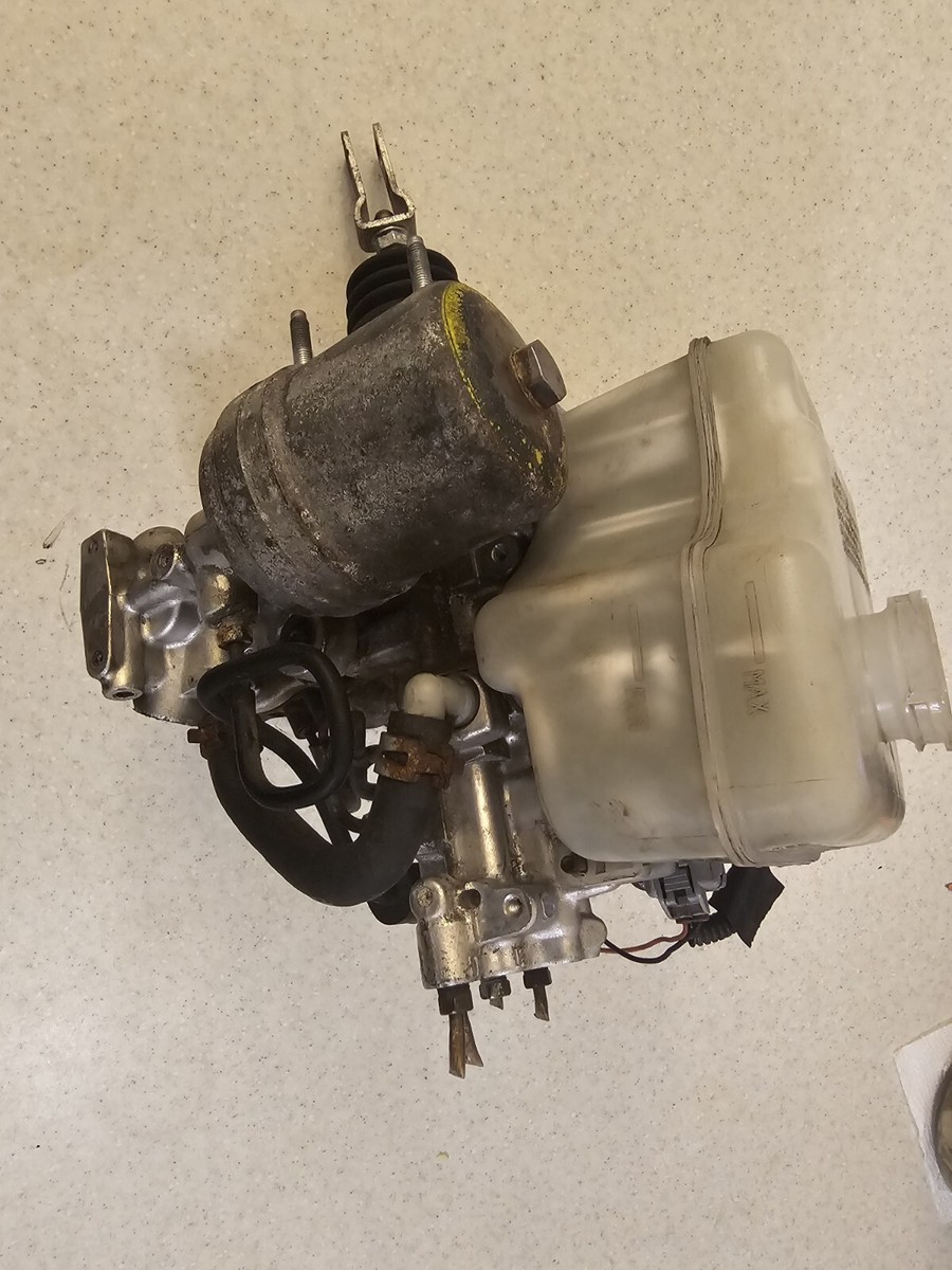 2006-2010 Hummer H3 Abs Anti-Lock Brake Pump Master Cylinder