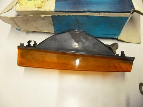 Ford Fiesta Mk 1 & 2 76-83 front LH indicator lense lamp assembly. xr2 n/s - Picture 2 of 5