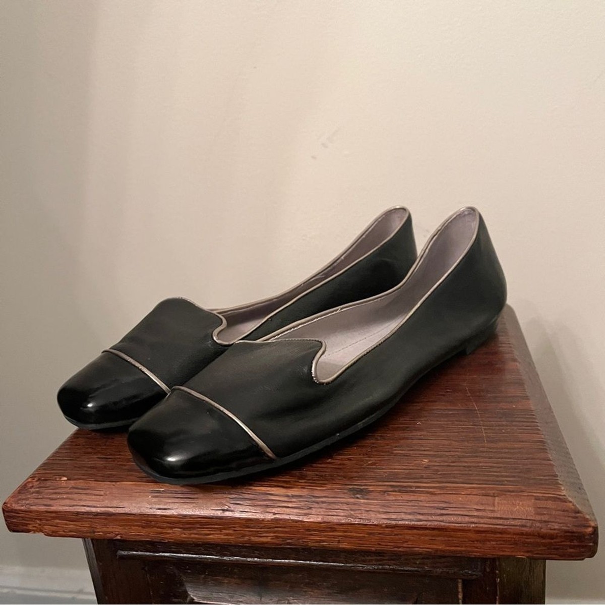 Tahari Caroline Black Leather Patent Cap Toe Loafer Flats