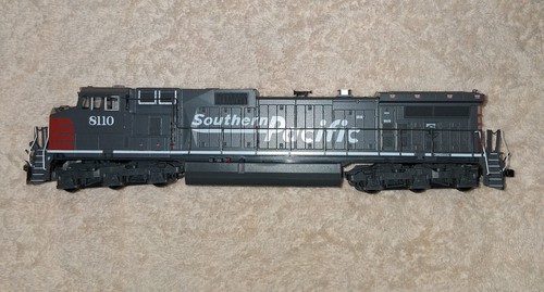Kato HO SP Southern Pacific C44-9W #8110, ohne Sound | Zustand: New