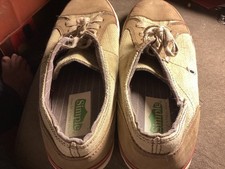 Simple tennis shoes - Mens size 101/2