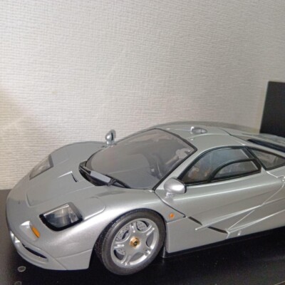 1/18 UT models（ユーティモデル）マクラーレンF1 ロードカー UT models 1/18 McLaren F1 Roadcar Diecast Model Silver with