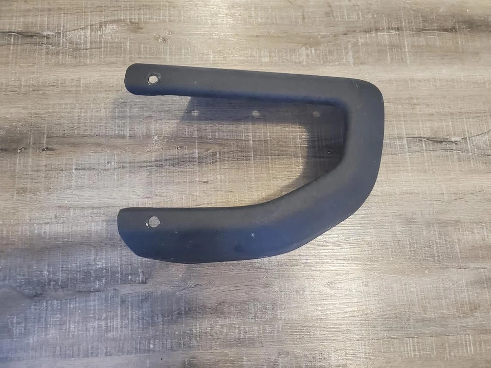 Tapa de parachoques izquierda Jeep Wrangler 2023 Foto 3 de 4