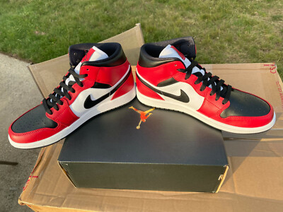 シューズ(男性用) NIKE AIR JORDAN 1 MID CHICAGO BLACK TOE s-l1200.jpg
