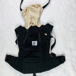ergobaby black camel