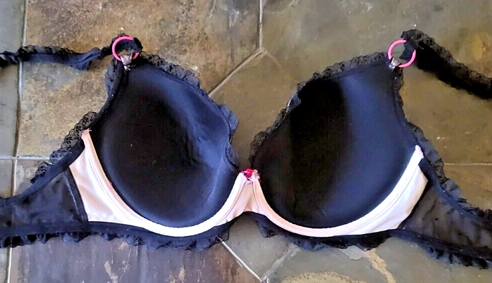 Sujetador Camiseta 38D Colección Kardashian Acolchado Sin Costuras Cobertura Completa Foto 3 de 4