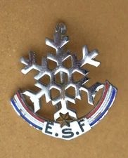 Insigne broche médaille ski ESF " 1ère étoile " Fabrication Moutereau années 70
