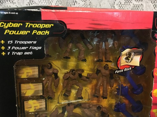 Rumble Wars Cyber Trooper Power Pack Set Giocattolo 2001 Trendmasters NUOVO - Foto 3 di 5