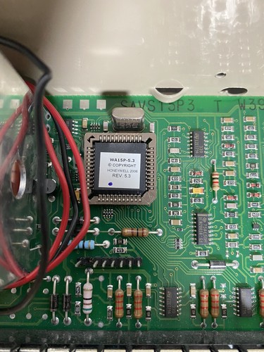 Honeywell Vista 15P V 5.3 Control Panel, Transformer, Battery, Enclosure(Tested) - Picture 4 of 5