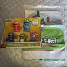 Playskool Sesame Street Collector Pack 5 Figures Elmo s Neighborhood Playmat