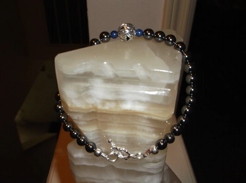 PULSERA HOMBRE HECHA A MANO 9" 8 MM HEMATITA NEGRA/AZUL LAPISLÁZULI/SS CUENTAS FOCALES Foto 2 de 4
