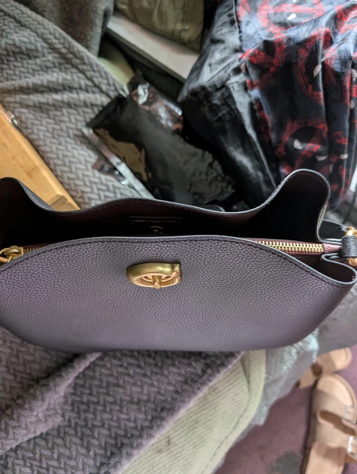 Coach Willow Bucket Bag Black And Deep Plum - Image 3 of 4
