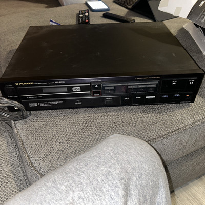 コンパクト　ディスク　プレーヤー　PD-6010 Pioneer Compact Disk Player. Model PD-6010 Tested Works. No Remote