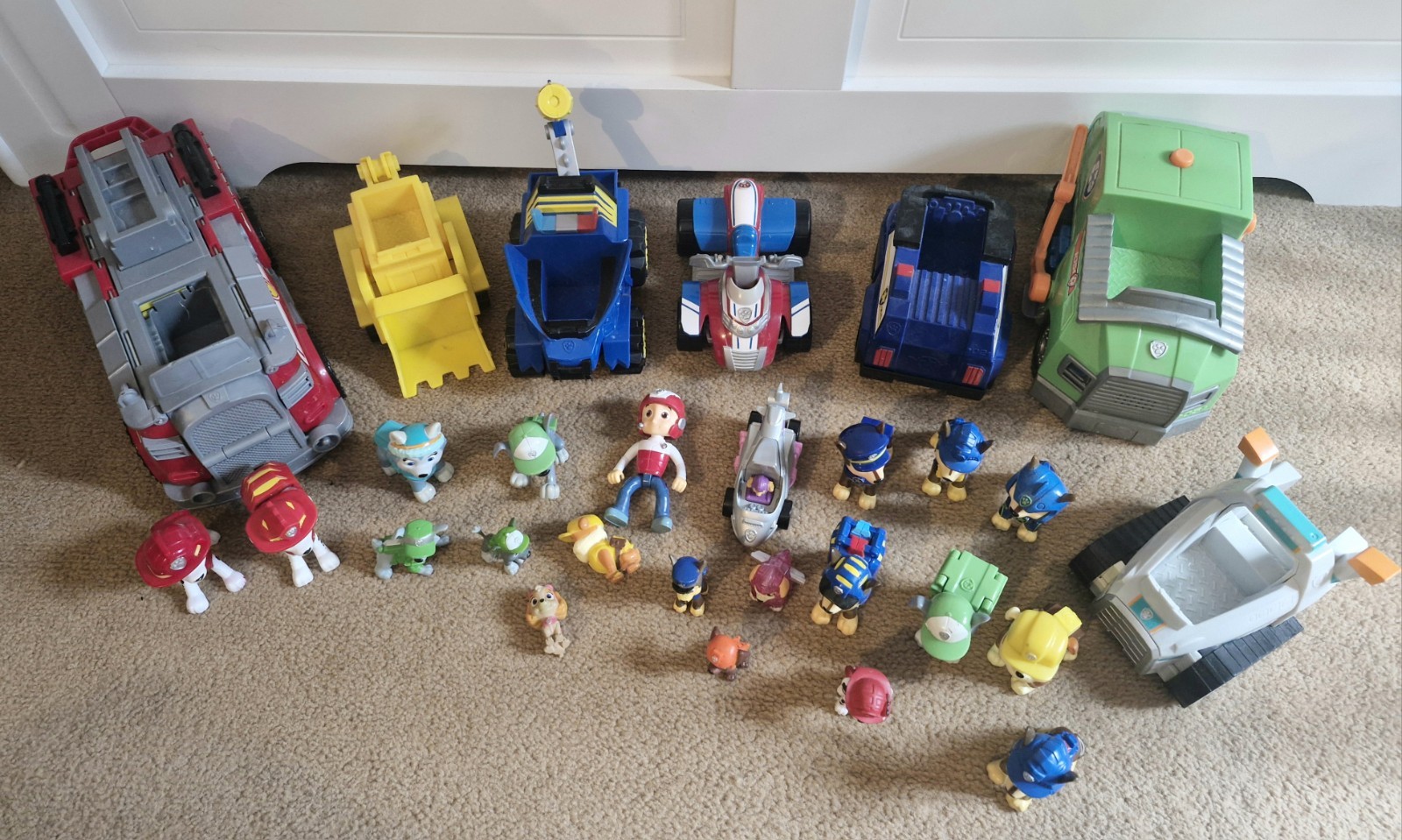 Paw Patrol Bundle Of Vehicles And Figures