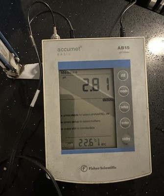 Fisher Scientific Accumet AB15 Benchtop pH/mV Meter w/ Probe Stand, Electrode