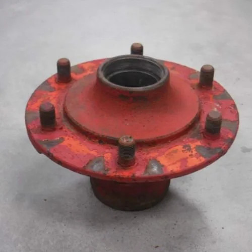 Used Front Wheel Hub fits Ford 600 800 2000 2110 2120 4000 4110 NAA 8N 86511582