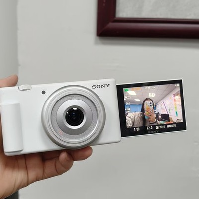 Sony ZV-1F 20.1MP 4K Video Kompakt Digitalkamera schwenkbarem Display Vlogging**