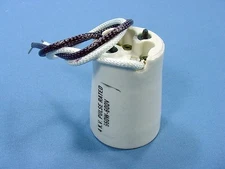 Leviton Porcelain Light Socket 4KV Pulse Rated Lamp Holder Screw Mount 70052-100