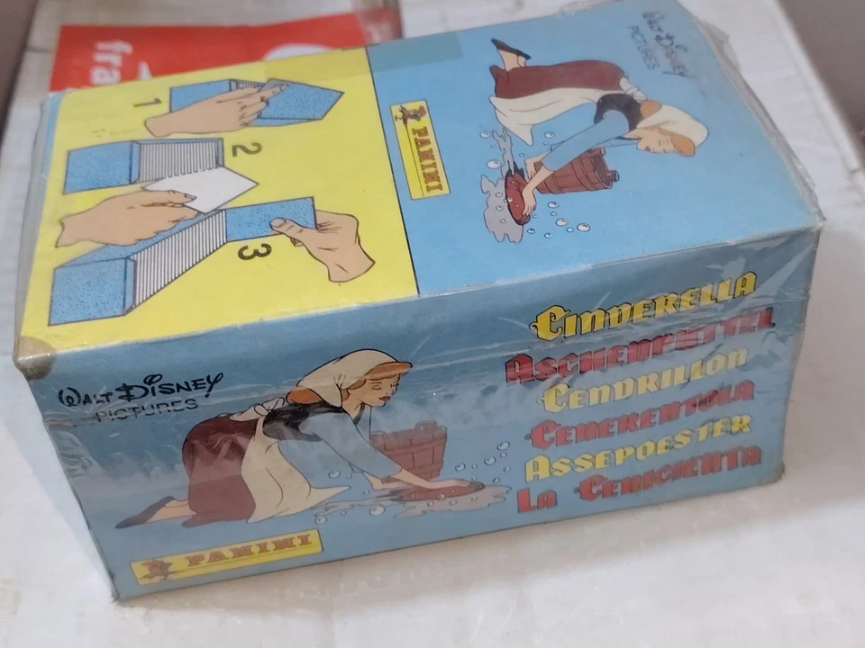 Paquetes de 45 pegatinas panini Cenicienta Foto 2 de 3
