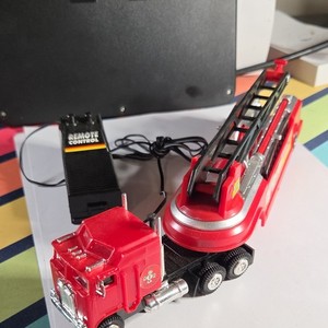 Kao Shek Toys Remote Control Red Ladder Fire Truck w/ Wired Remote RTR