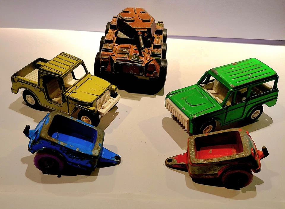 Remolque Jeep Bronco 5 vehículos de metal fundido a presión TOOTSIETOY de colección EE. UU. Foto 2 de 4