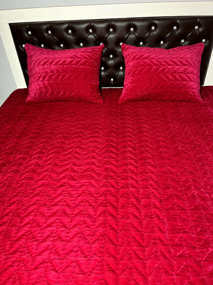 Fuchsia velvet Quilt King Size comforter ideal for winter Warm Quilt Set Bedding - Image 2 of 4