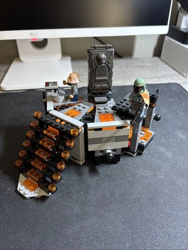 Star Wars LEGO 75137 Carbon Freezing Chamber Boba Fett Han Solo- Complete