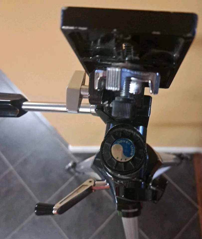 PRO TRIPOD MODEL 1360C Made In Japan - Aluminum - Image 2 of 4