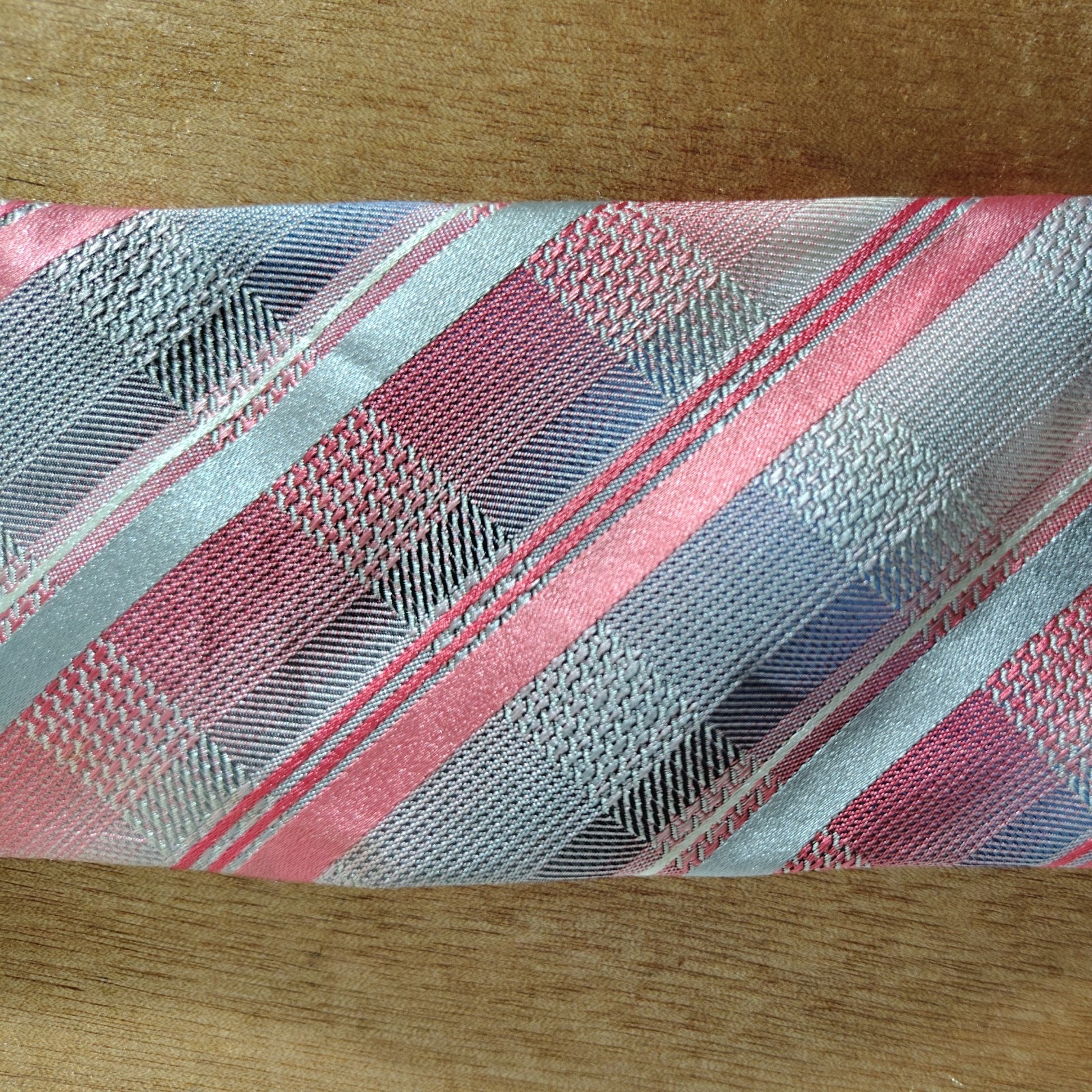 Van Heusen Men's Neck Tie Aqua & Silver Geometric Silk RN# 121148 Standard Size thumbnail 2