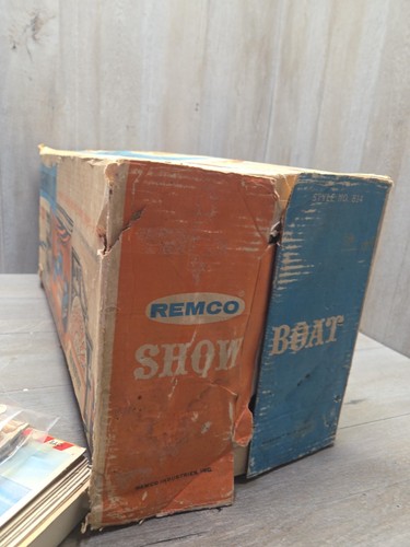 Vintage 1962 Remco Showboat Theater Playset Toy with Original Scenes & Box - Picture 6 of 21