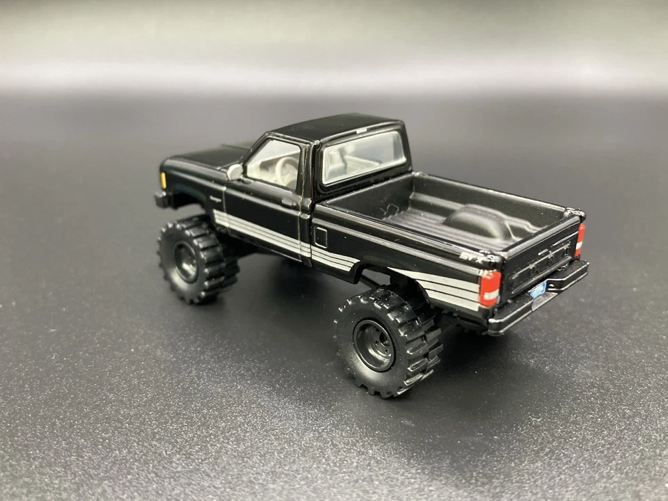 1987 Ford Ranger поднятый грузовик 4x4 1/64 литой заказной пикап Johnny Lightning - Изображение 4 из 4