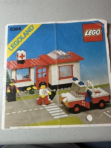 RARE Classic Lego Paramedic Unit & Ambulance Sets 6364 & 6680 - Doctor's Office