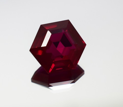 Pure Hot Ruby 9.55 Ct with Blends of Red Tones Flawless Mesmerizing Cambodian - Picture 2 of 8