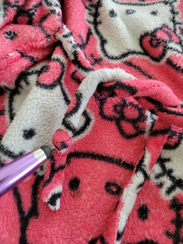 HELLO KITTY HK San Rio Girls Pink Soft Fleece Long Sleeve Belted Robe Sz XS 4-5 - Picture 4 of 7