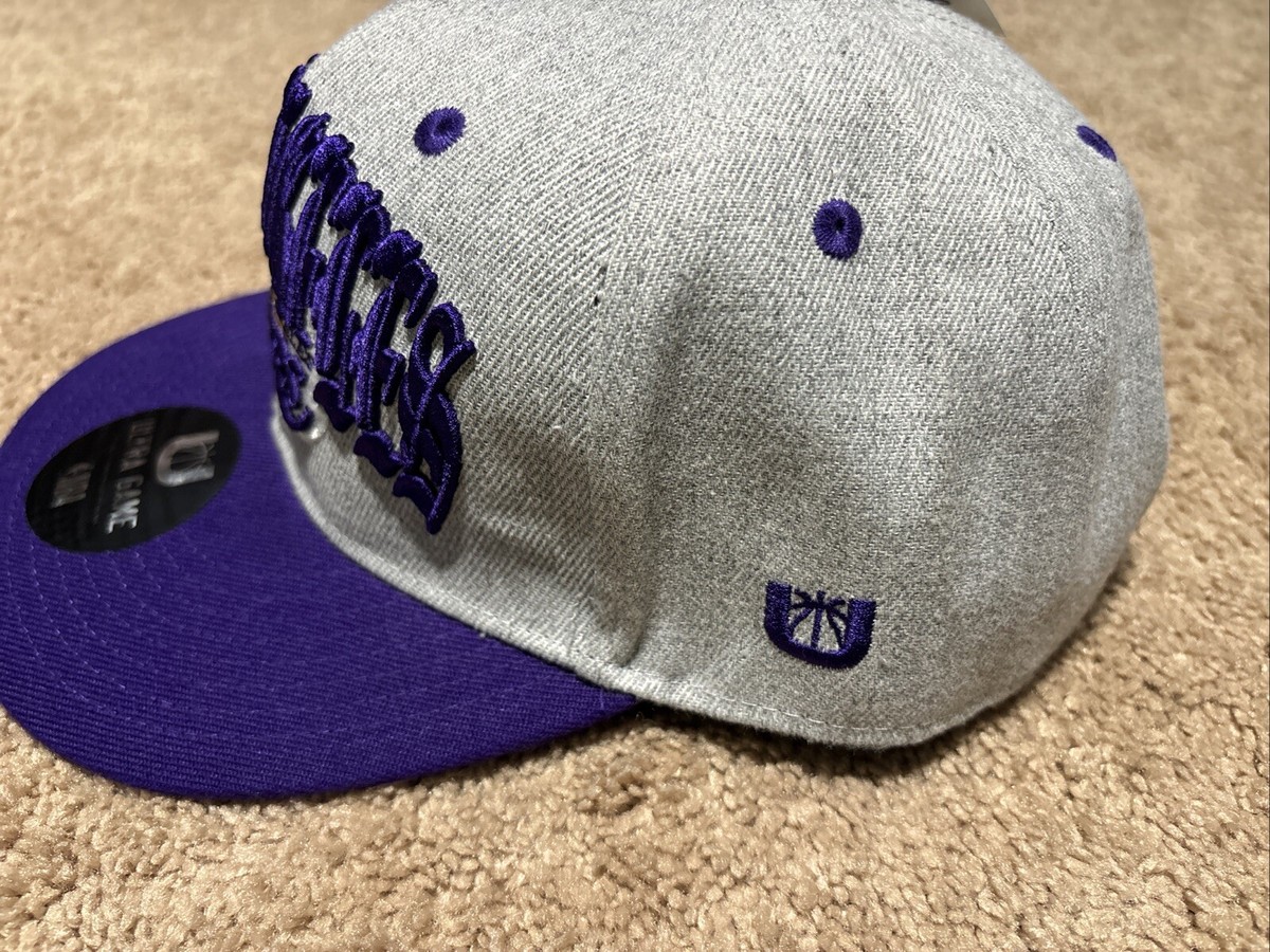 Los Angeles Lakers Ultra Game NBA Snapback Cap Heather Gray Purple