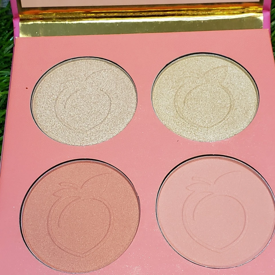 Markwins - JUST PEACHY - (2) resaltado y (2) paleta de rubor - 4x 5g/.18 oz Foto 2 de 4