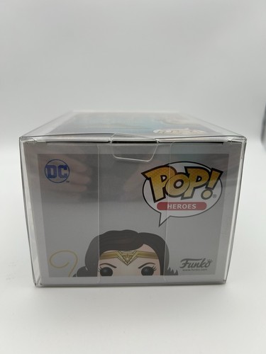 Funko Pop WONDER WOMAN 181 DC Legion Of Collectors In Protective Case - Picture 5 of 6