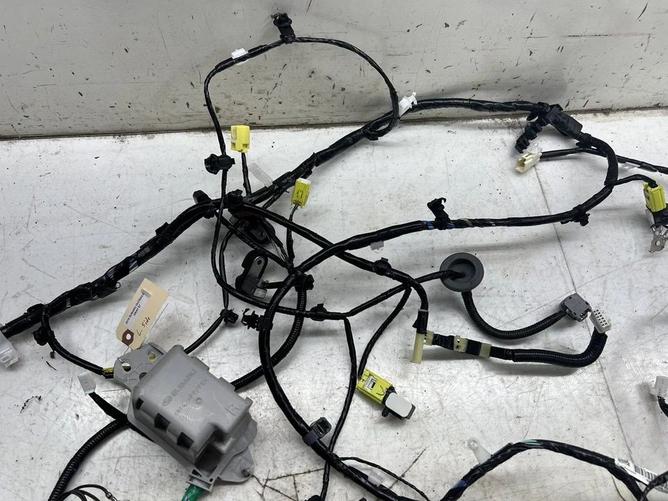 Arnés de cableado chasis carrocería lateral pasajero derecho Subaru Outback 2015-2019 OEM Foto 3 de 4