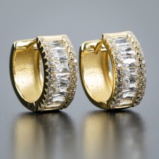 Pendientes tipo argolla baguette de circonita gruesa con poste de plata de ley 925 chapados en oro para hombre