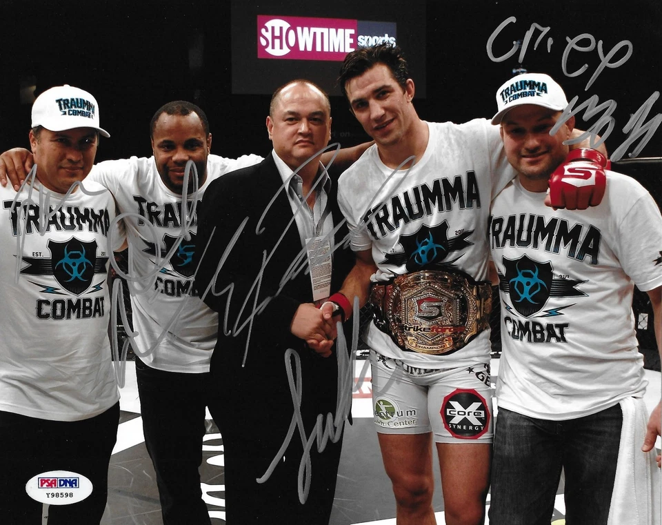 Foto firmada por Daniel Cormier Luke Rockhold Scott Coker Bob Cook 8x10 PSA/DNA UFC Foto 2 de 4