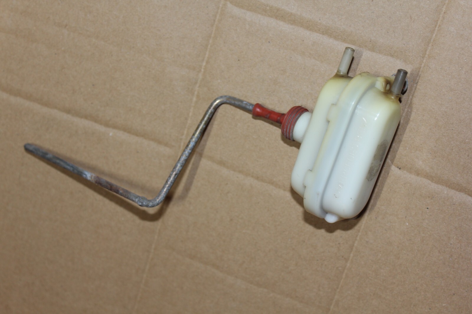 GENUINE MERCEDESBENZ MB W123 FUEL FILLER FLAP VACUUM ACTUATOR CENTRAL