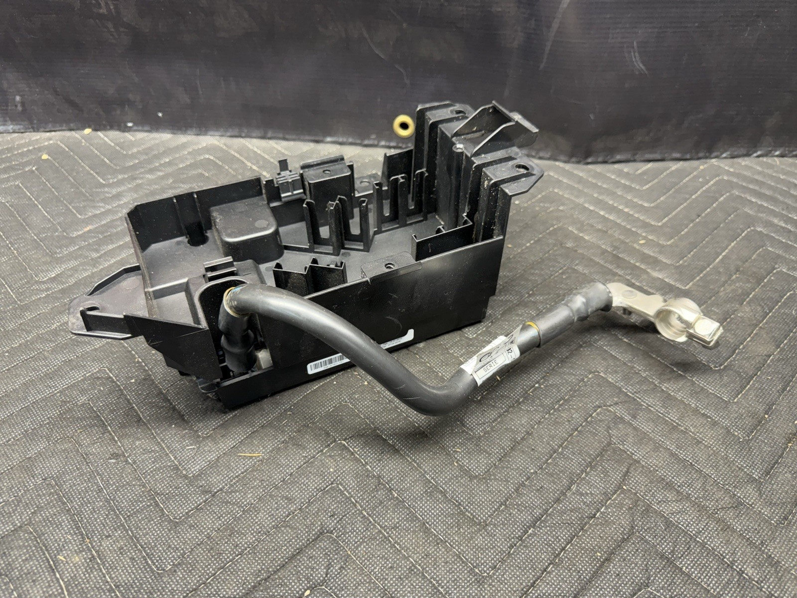 2017-2023 AUDI R8 HURACAN R8 MAIN FUSE BOX HOLDER RELAY W/ CABLE 4S0971225 OEM