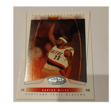 Fleer Hoops Hot Prospects 2004-05 #4 Darius Miles Portland Trail Blazers