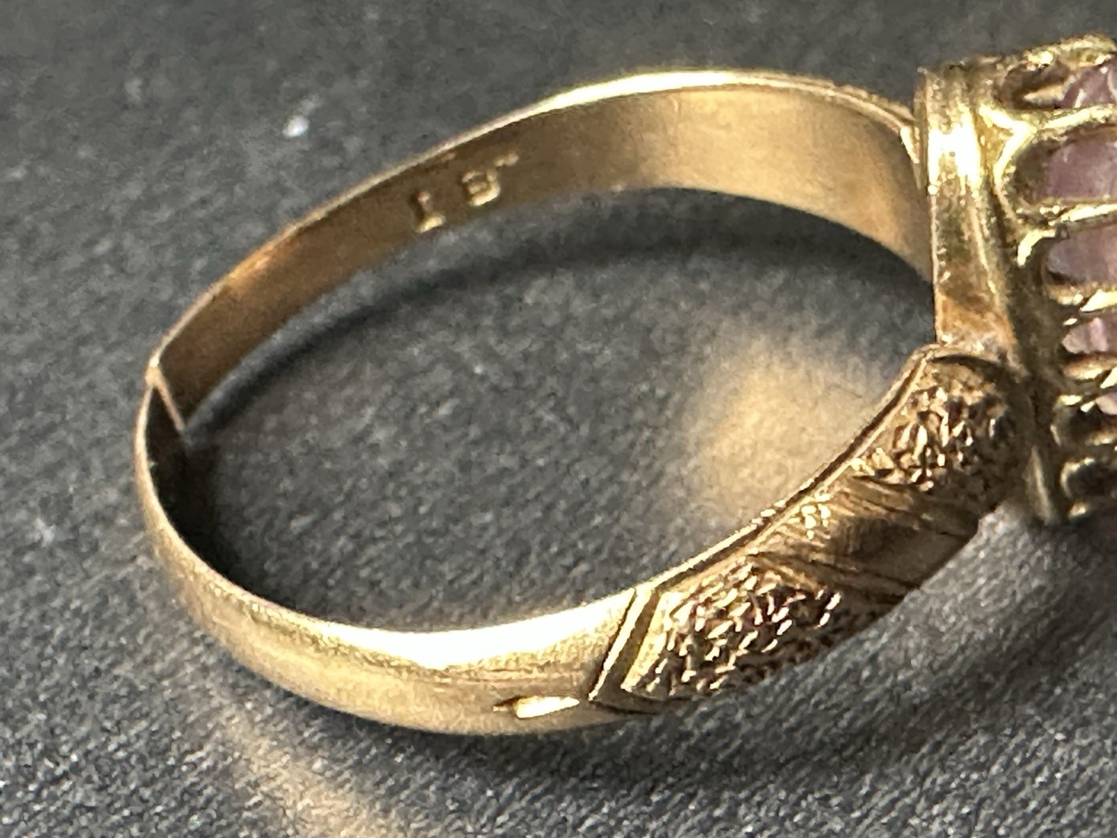 18k Solid Gold Ring - image 3