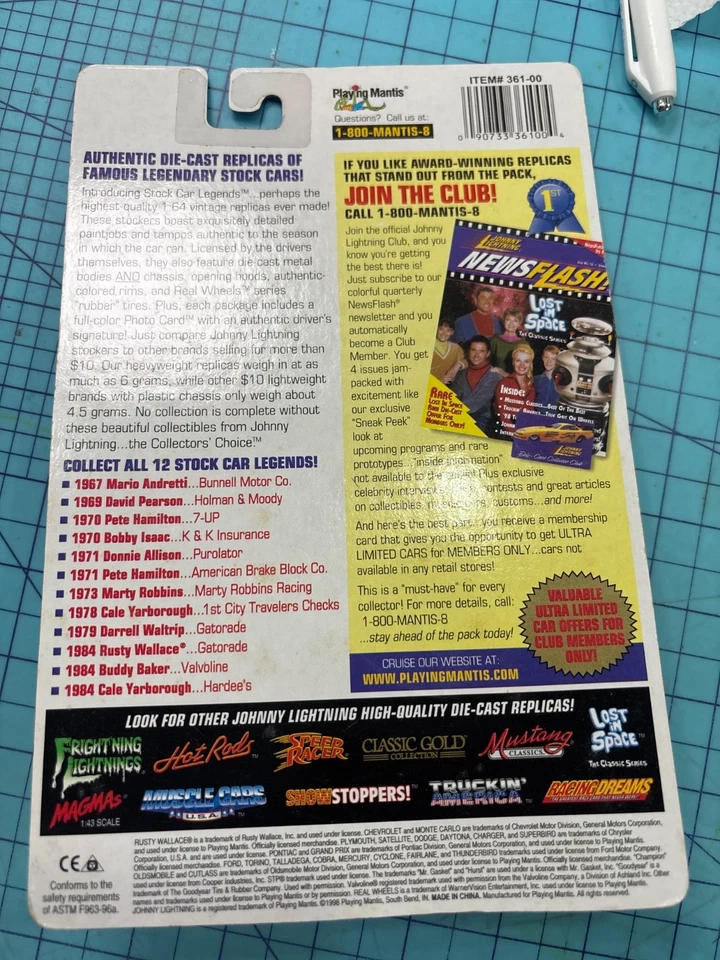 Johnny Lightning Stock Car Legends 1/64 Pete Hamilton #40 Plymouth Superbird - Imagem 3 de 3